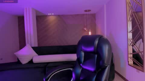 Snapshot of allisonrogersx chatting on November 2025 02:33:02 AM Allison Rogers online show from November 2025 02:33:02 AM