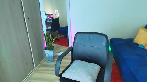 Snapshot of ally_riso chatting on March 2025 10:41:02 PM Ally help me reach 100 satisfaid online show from March 2025 10:41:02 PM