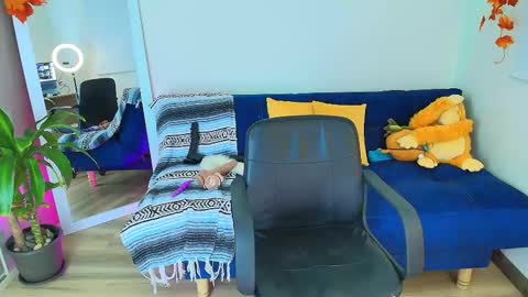 Snapshot of ally_riso chatting on September 2025 01:42:02 AM Ally help me reach 100 satisfaid online show from September 2025 01:42:02 AM