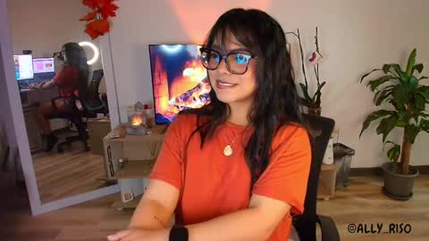 Snapshot of ally_riso chatting on November 2025 01:49:02 AM Ally help me reach 100 satisfaid online show from November 2025 01:49:02 AM