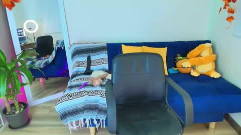 Snapshot of ally_riso chatting on November 2025 09:03:01 PM Ally help me reach 100 satisfaid online show from November 2025 09:03:01 PM