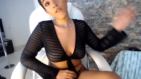 Snapshot of ally_summer chatting on December 2024 09:11:01 PM ally_summer online show from December 2024 09:11:01 PM