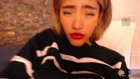 Snapshot of ally_summer chatting on February 2025 12:38:02 AM ally_summer online show from February 2025 12:38:02 AM