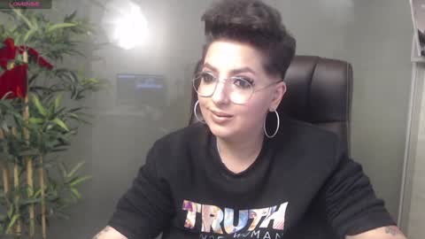 Snapshot of allyiah chatting on December 2024 09:20:02 PM online show from December 2024 09:20:02 PM