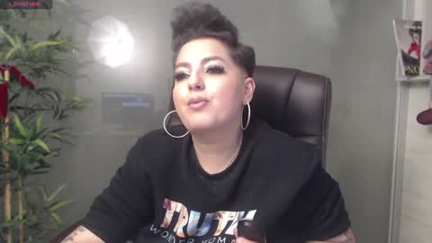 Snapshot of allyiah chatting on December 2024 12:45:02 AM online show from December 2024 12:45:02 AM