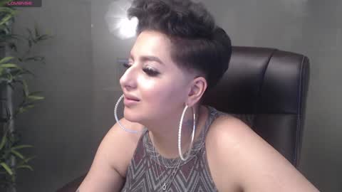 Snapshot of allyiah chatting on December 2024 01:34:01 AM online show from December 2024 01:34:01 AM