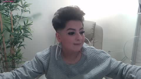 Snapshot of allyiah chatting on December 2024 10:27:01 PM online show from December 2024 10:27:01 PM