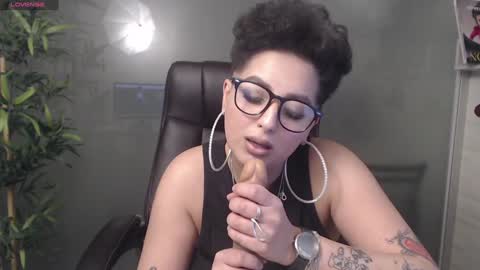 Snapshot of allyiah chatting on January 2025 10:29:02 PM online show from January 2025 10:29:02 PM