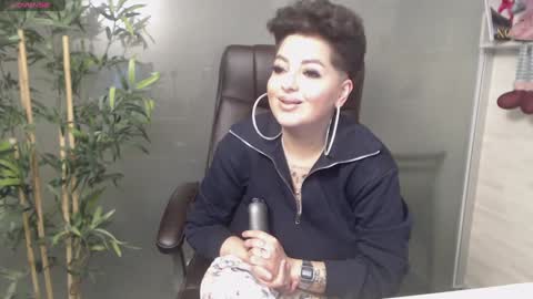 Snapshot of allyiah chatting on January 2025 09:35:02 PM online show from January 2025 09:35:02 PM