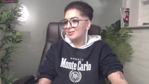 Snapshot of allyiah chatting on January 2025 01:32:01 AM online show from January 2025 01:32:01 AM