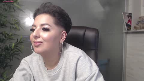 Snapshot of allyiah chatting on January 2025 12:23:01 AM online show from January 2025 12:23:01 AM