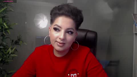 Snapshot of allyiah chatting on January 2025 09:13:01 PM online show from January 2025 09:13:01 PM