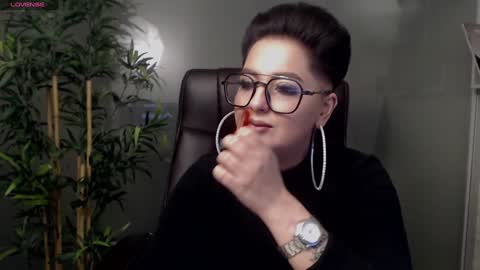 Snapshot of allyiah chatting on January 2025 01:16:01 AM online show from January 2025 01:16:01 AM