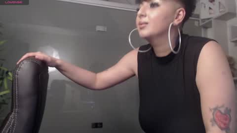 Snapshot of allyiah chatting on January 2025 09:26:02 PM online show from January 2025 09:26:02 PM