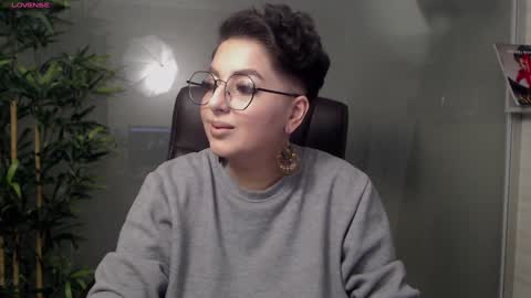 Snapshot of allyiah chatting on February 2025 08:08:02 PM online show from February 2025 08:08:02 PM