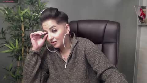 Snapshot of allyiah chatting on February 2025 12:21:01 AM online show from February 2025 12:21:01 AM