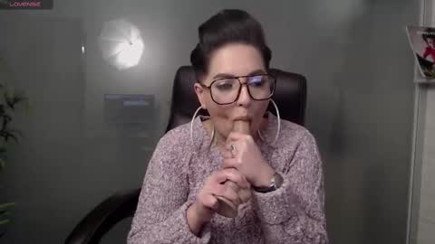 Snapshot of allyiah chatting on February 2025 09:16:01 PM online show from February 2025 09:16:01 PM