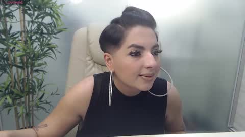 Snapshot of allyiah chatting on February 2025 11:00:02 PM online show from February 2025 11:00:02 PM