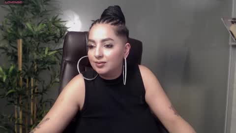 Snapshot of allyiah chatting on March 2025 02:06:02 AM online show from March 2025 02:06:02 AM