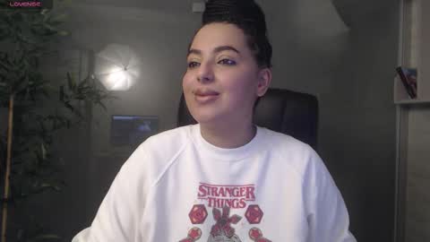 Snapshot of allyiah chatting on October 2025 01:09:01 PM online show from October 2025 01:09:01 PM