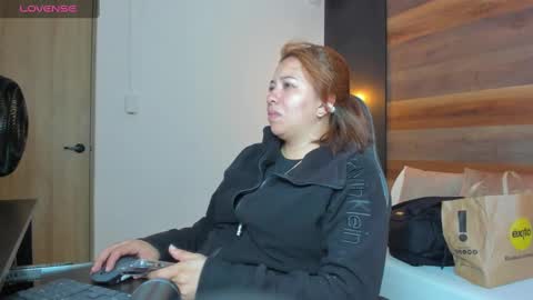 ALMA FENIX  online show from September 2025 12:10:02 PM