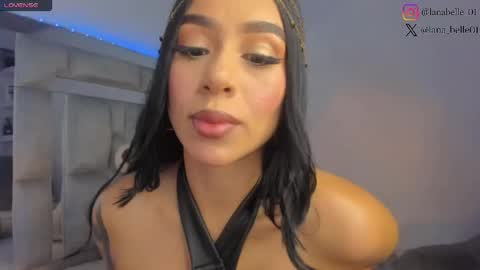Snapshot of almabelle_ chatting on May 2026 06:32:03 AM ALMA BELLE online show from May 2026 06:32:03 AM