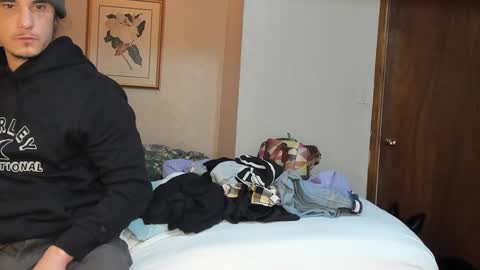 Snapshot of almakay01 chatting on January 2025 01:11:01 AM Jean and nick online show from January 2025 01:11:01 AM