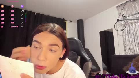 Snapshot of almazz_ chatting on December 2025 12:04:02 AM Santy online show from December 2025 12:04:02 AM