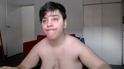 Snapshot of almondonwheels chatting on January 2025 10:02:01 PM Almond online show from January 2025 10:02:01 PM