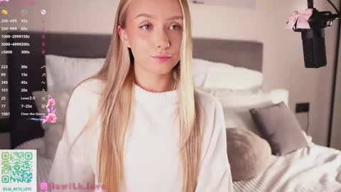 Lia online show from September 2025 03:17:01 AM