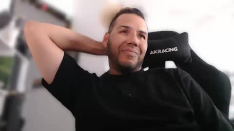 simplyfaded online show from November 2025 10:37:01 PM