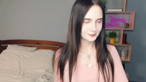 Snapshot of alonareinicke chatting on May 2026 06:52:01 AM Alona online show from May 2026 06:52:01 AM