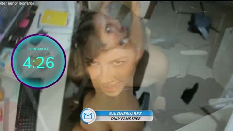 Alondra Suarez online show from October 2025 04:36:02 PM