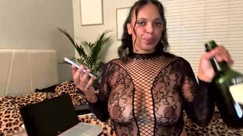 Snapshot of alongcamelexy chatting on September 2025 01:53:01 AM alongcamelexy online show from September 2025 01:53:01 AM