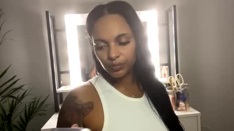 Snapshot of alongcamelexy chatting on October 2025 02:33:01 AM alongcamelexy online show from October 2025 02:33:01 AM