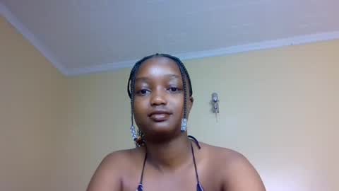 Snapshot of alora_bby chatting on November 2025 12:27:01 AM Elly online show from November 2025 12:27:01 AM