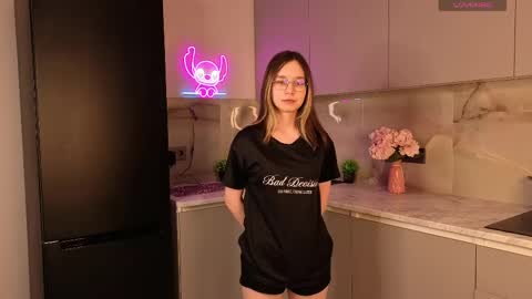 Alorenna online show from May 2026 04:46:01 PM