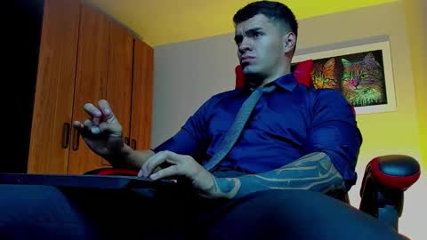 alpha_dominus_ online show from September 2025 04:01:02 AM