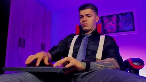 alpha_dominus_ online show from September 2025 04:01:01 AM