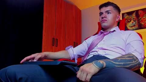 alpha_dominus_ online show from September 2025 04:02:02 AM