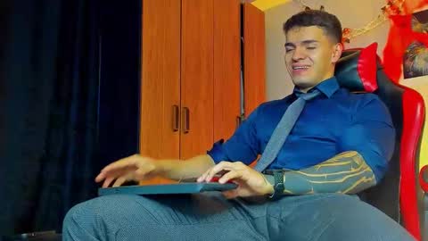 alpha_dominus_ online show from October 2025 03:29:02 AM