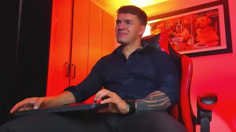 alpha_dominus_ online show from December 2025 03:44:01 AM