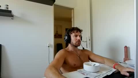 Snapshot of alphah_hunk chatting on May 2026 10:42:01 AM alphah_hunk online show from May 2026 10:42:01 AM