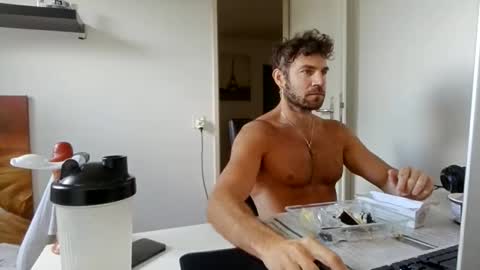 Snapshot of alphah_hunk chatting on May 2026 10:00:01 AM alphah_hunk online show from May 2026 10:00:01 AM