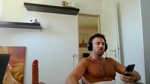 Snapshot of alphah_hunk chatting on May 2026 09:37:01 AM alphah_hunk online show from May 2026 09:37:01 AM
