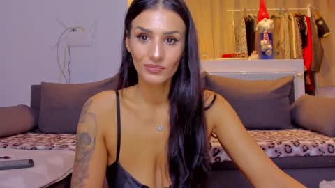 Snapshot of alphaqueenx chatting on November 2025 01:30:02 AM Michelle online show from November 2025 01:30:02 AM