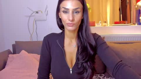 Snapshot of alphaqueenx chatting on November 2025 10:10:02 AM Michelle online show from November 2025 10:10:02 AM