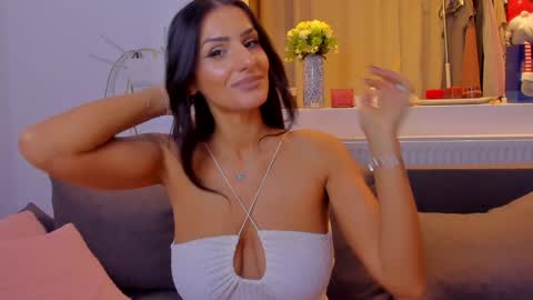 Snapshot of alphaqueenx chatting on December 2025 11:32:01 PM Michelle online show from December 2025 11:32:01 PM