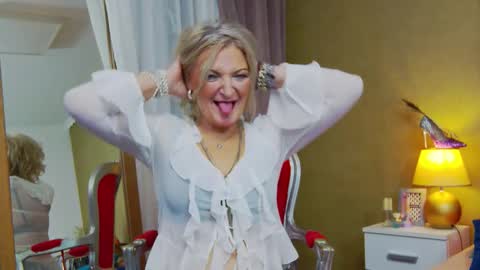 Snapshot of alura_jenson_ chatting on October 2025 08:41:02 PM Alura Jenson online show from October 2025 08:41:02 PM