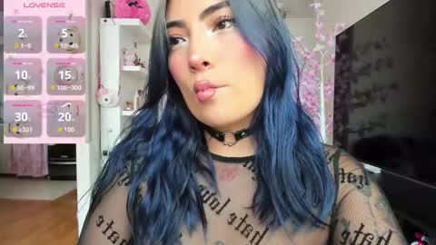 Snapshot of alwayslovely_mango chatting on September 2025 06:46:02 PM Tell me Lorens online show from September 2025 06:46:02 PM
